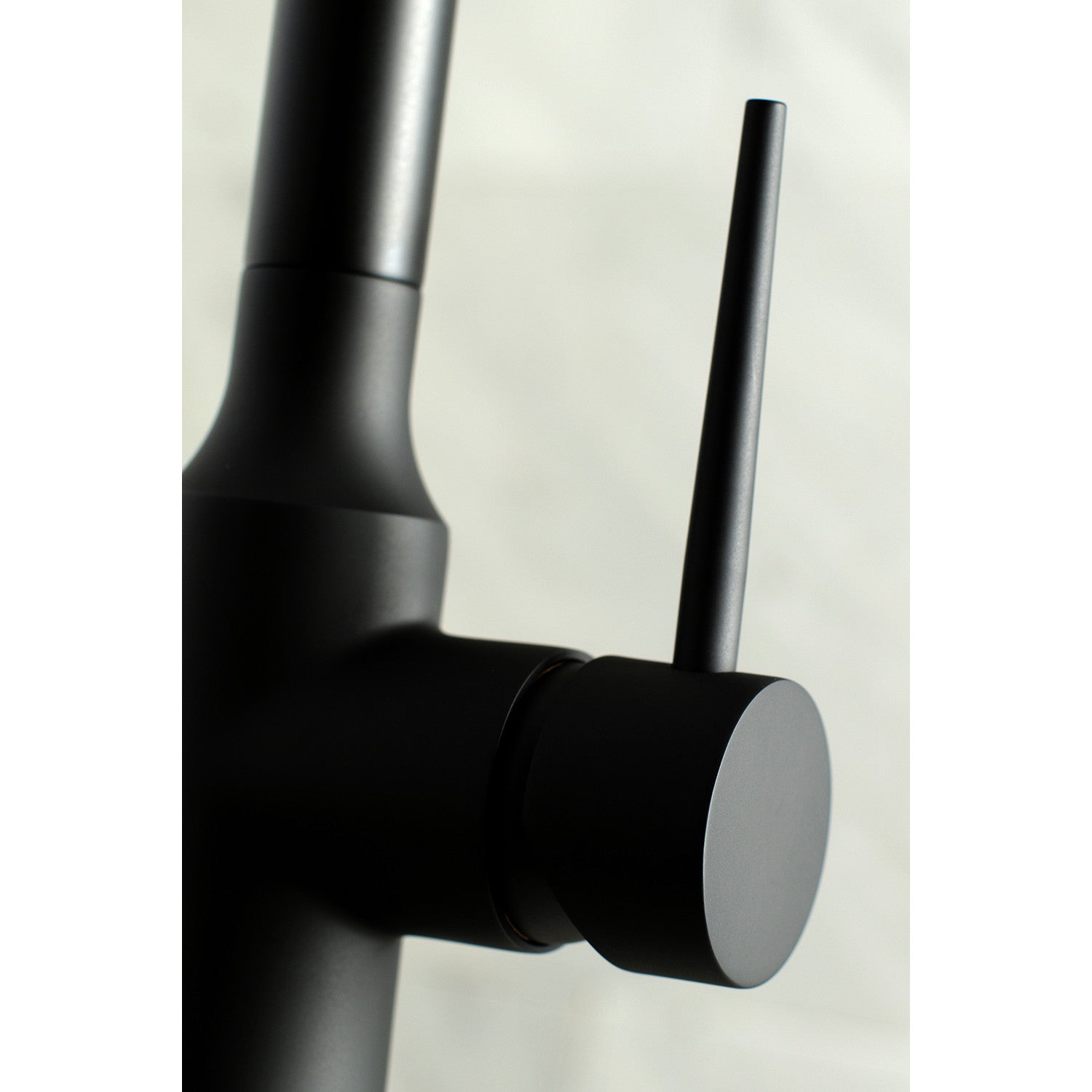 Kingston Sona LS2720NYL - New York Single-Handle Pull-Down Kitchen Faucet, Matte Black — thumbnail 2